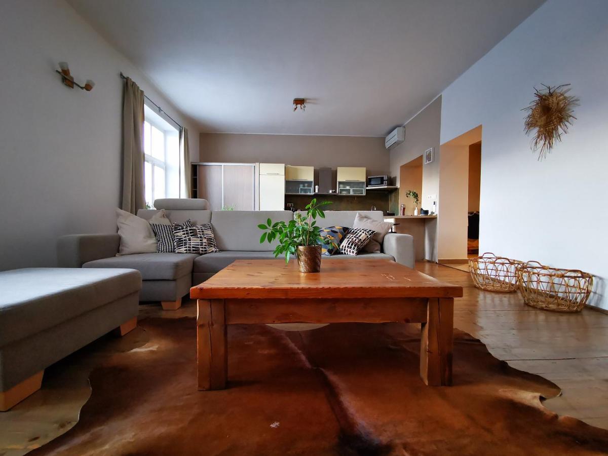 Falcon Apartment Trnava Buitenkant foto